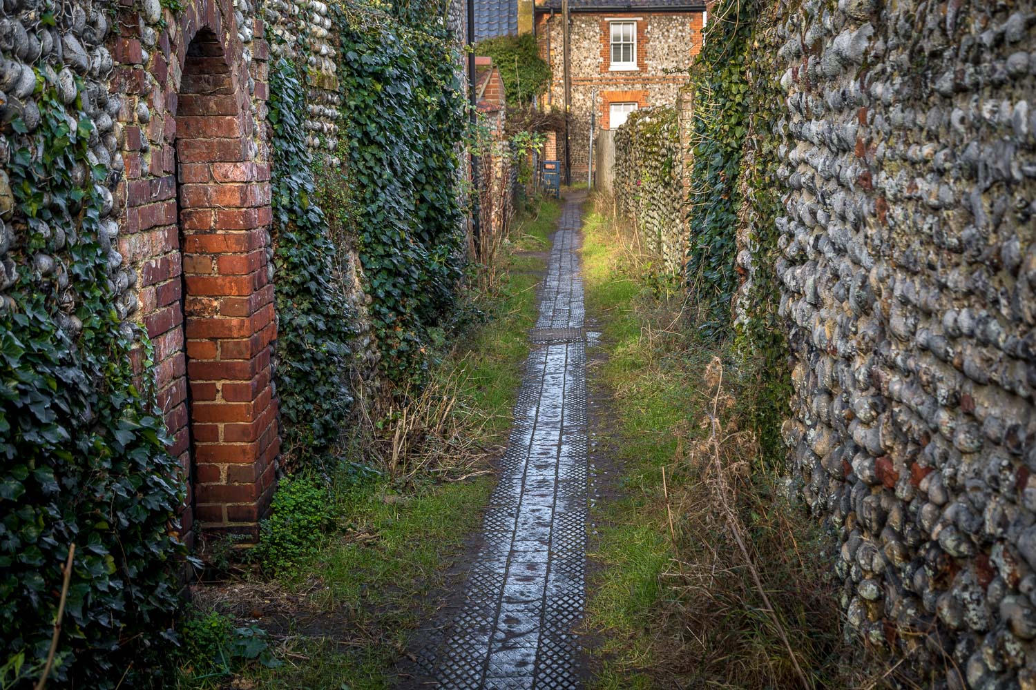 Cley next the Sea, ginnel