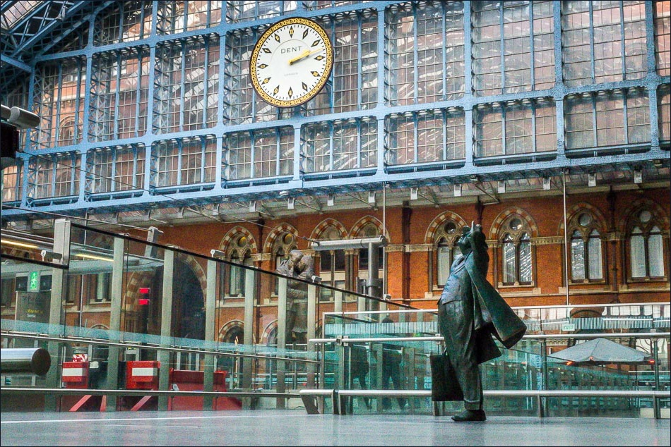 The Sir John Betjeman statue and the Dent Clock at St Pancras