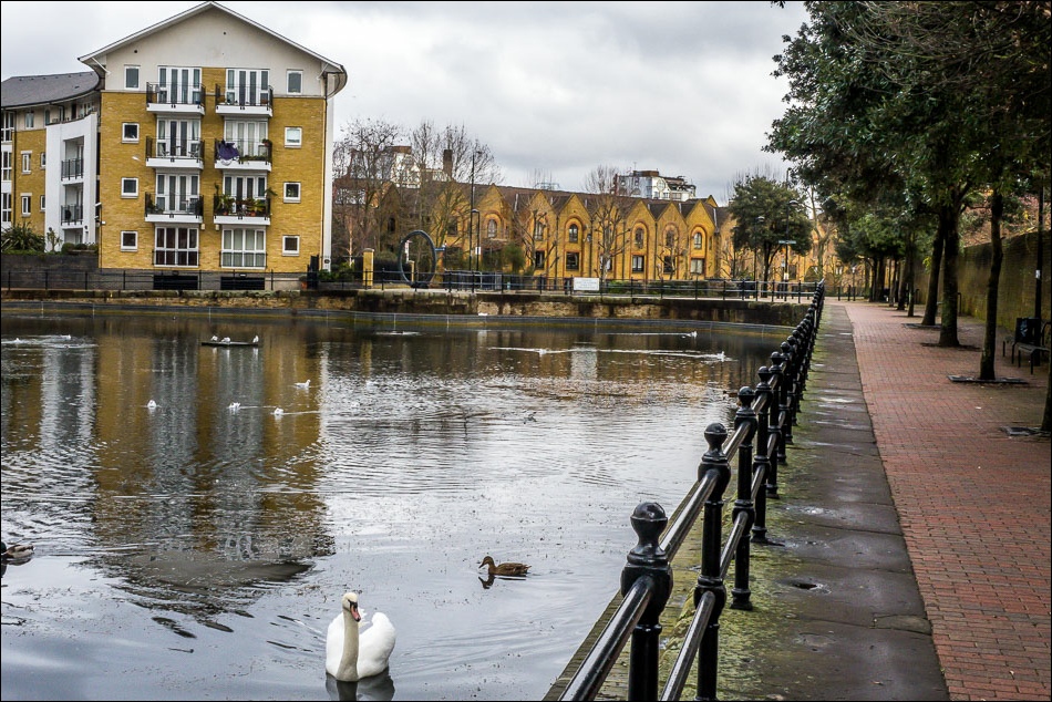 Docklands walk, Hermitage Basin