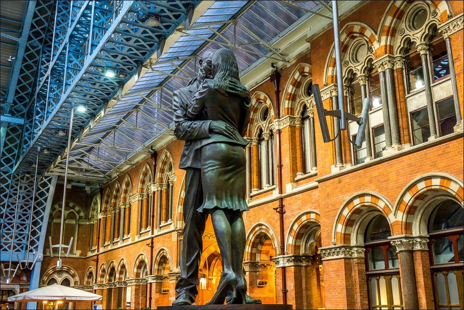 St Pancras, The Meeting Place statue