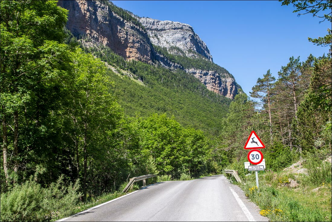 Faja Racon walk, Ordesa Valley Faja Racon walk, Ordesa Valley