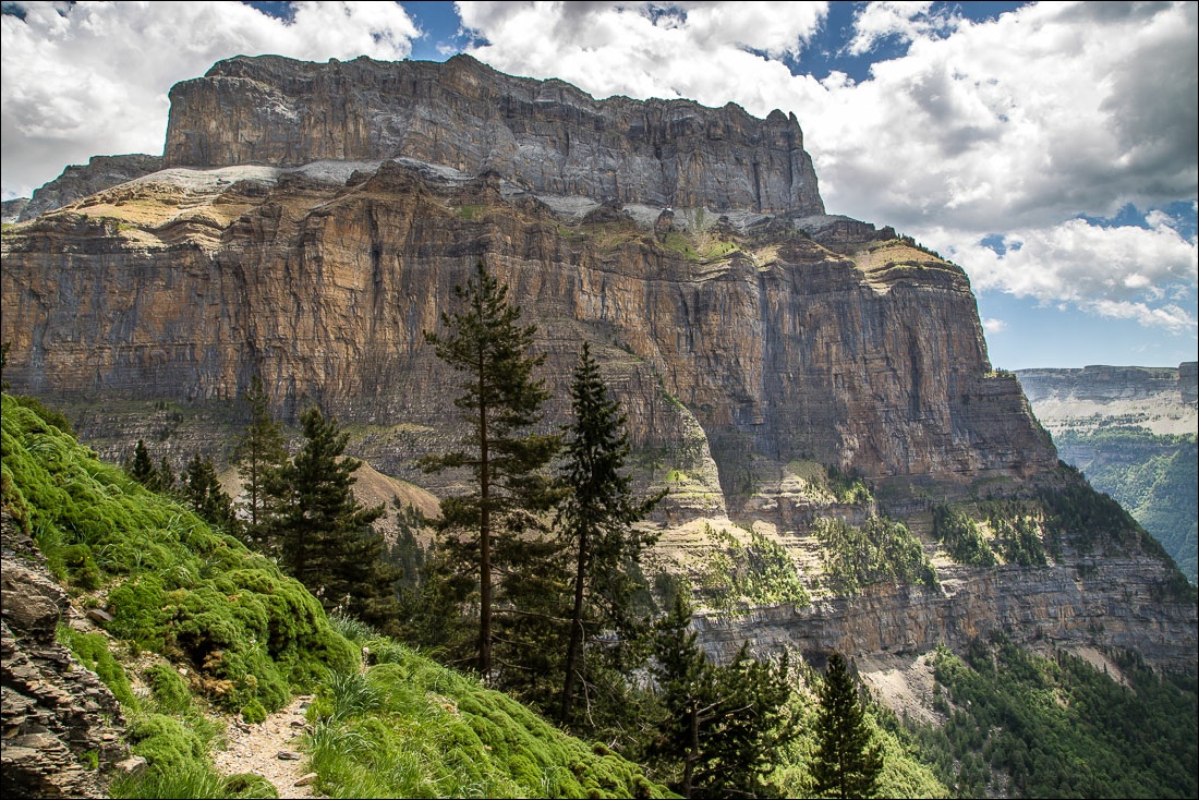 Faja Racon walk, Ordesa Valley, Monte Arruebo Faja Racon walk, Ordesa Valley, Monte Arruebo
