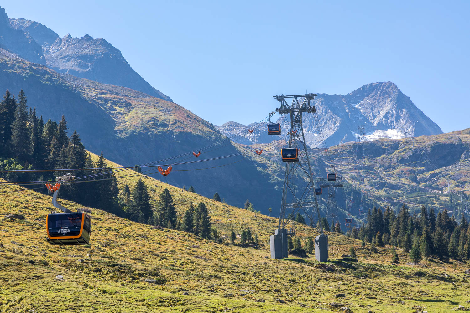 Stubaier Glacier cable car