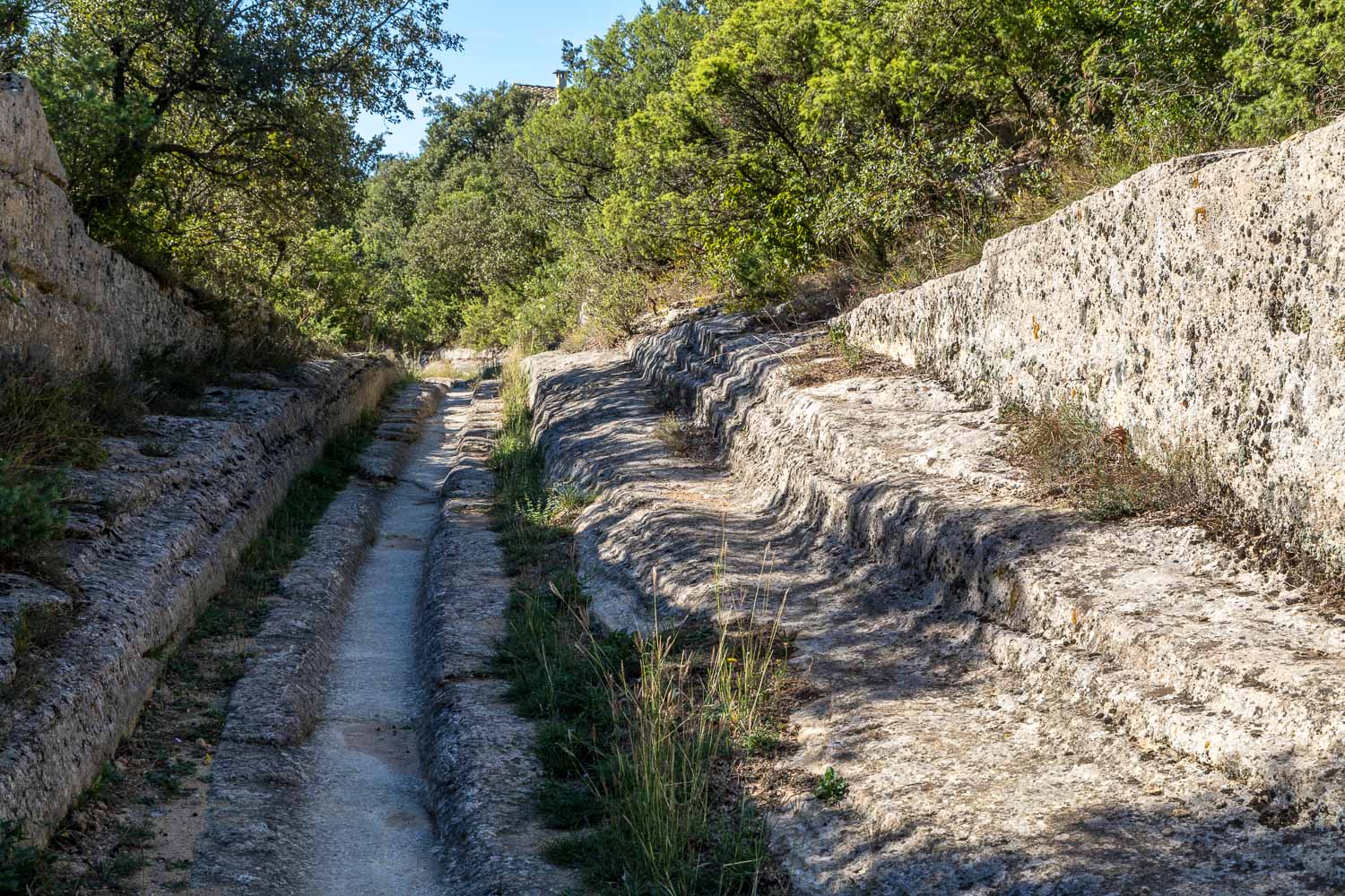 Vers-Pont-du-Gard stone quarries