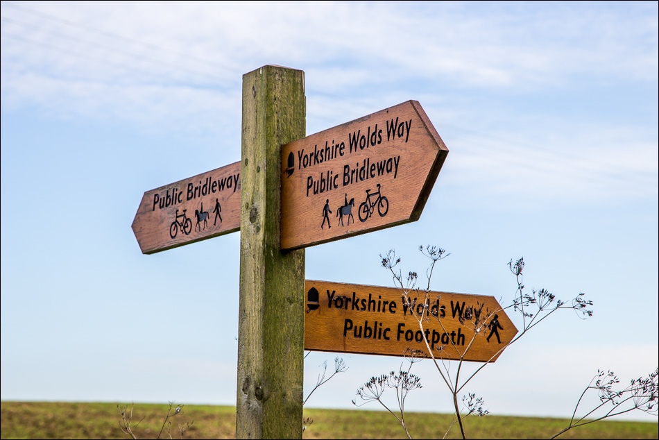 Wolds Way sign