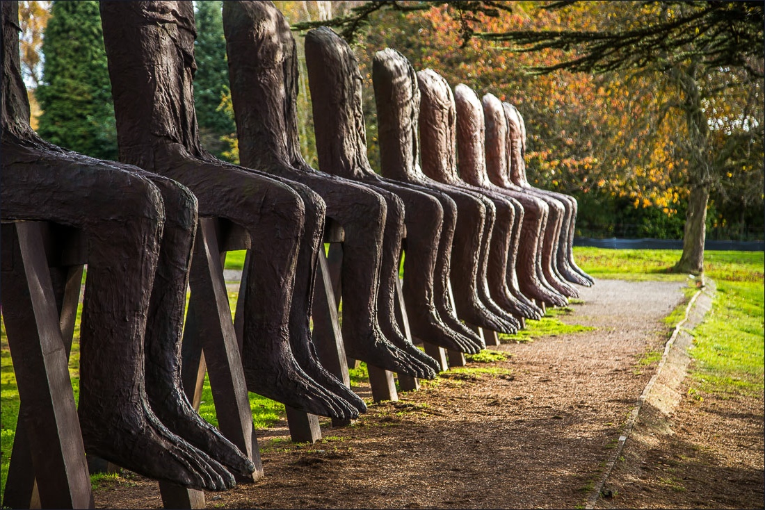 ‘Ten Seated Figures’ by Magdalena Abakanowicz